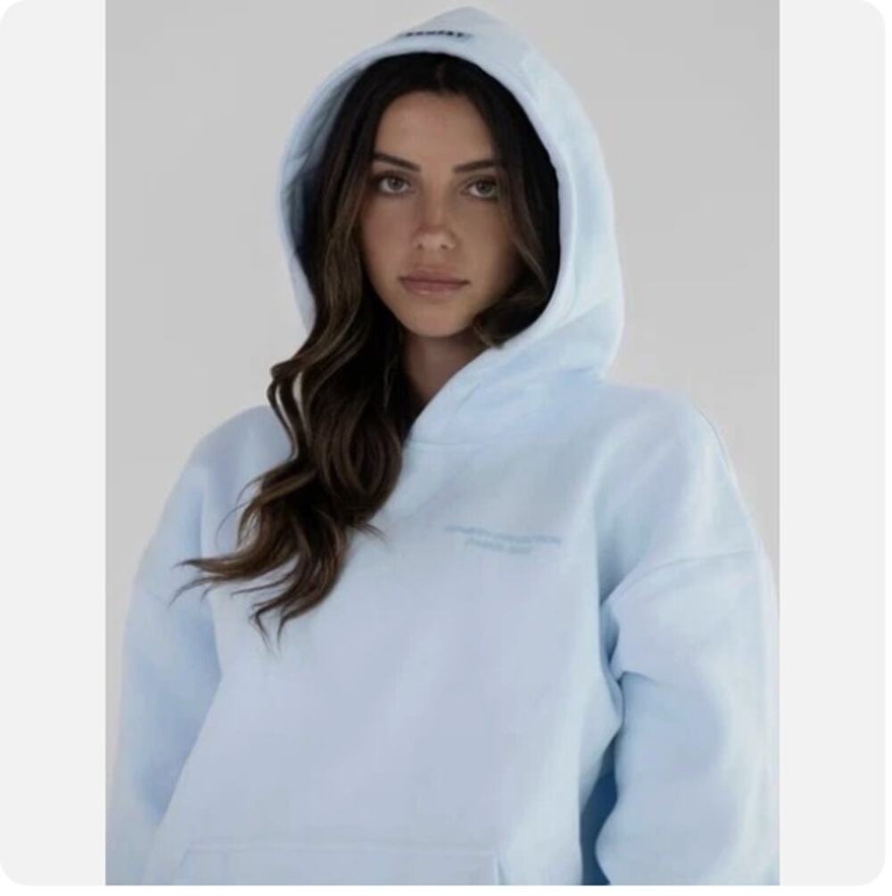 Comfrt light blue hooded sweater hoodie women's size medium kangaroo pockets